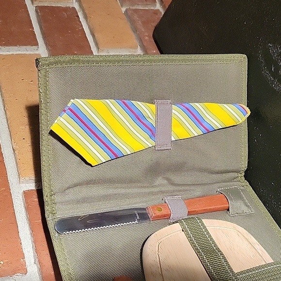 Harry & David Wine & Cheese Service Set For Two Cutting Board - Picture 7 of 7